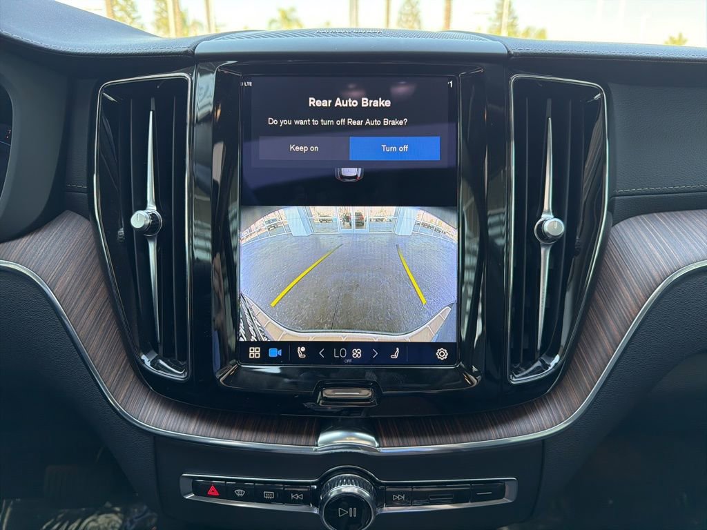 Used 2023 Volvo XC60 B5 Ultimate w/ Climate Package image 16