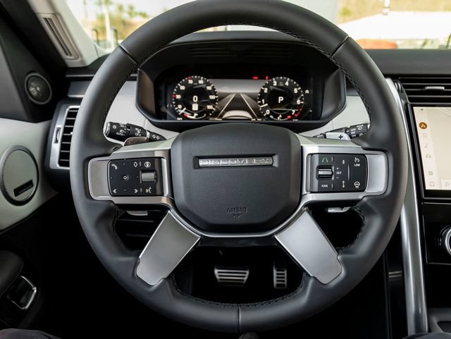 New 2026 Land Rover Discovery Limited Edition AWD/4WD image 17