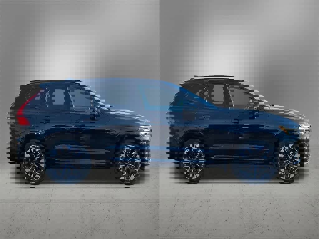 Used 2026 Volvo XC60 B5 Plus w/ Protection Package Premier image 7