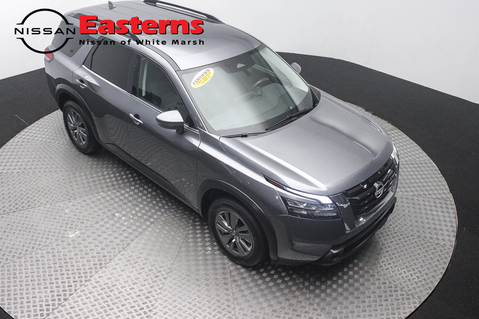 Used 2025 Nissan Pathfinder SV FWD image 3