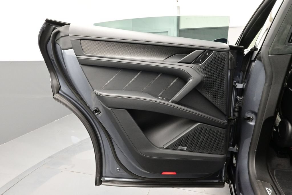 New 2026 Porsche Cayenne Turbo AWD/4WD image 13