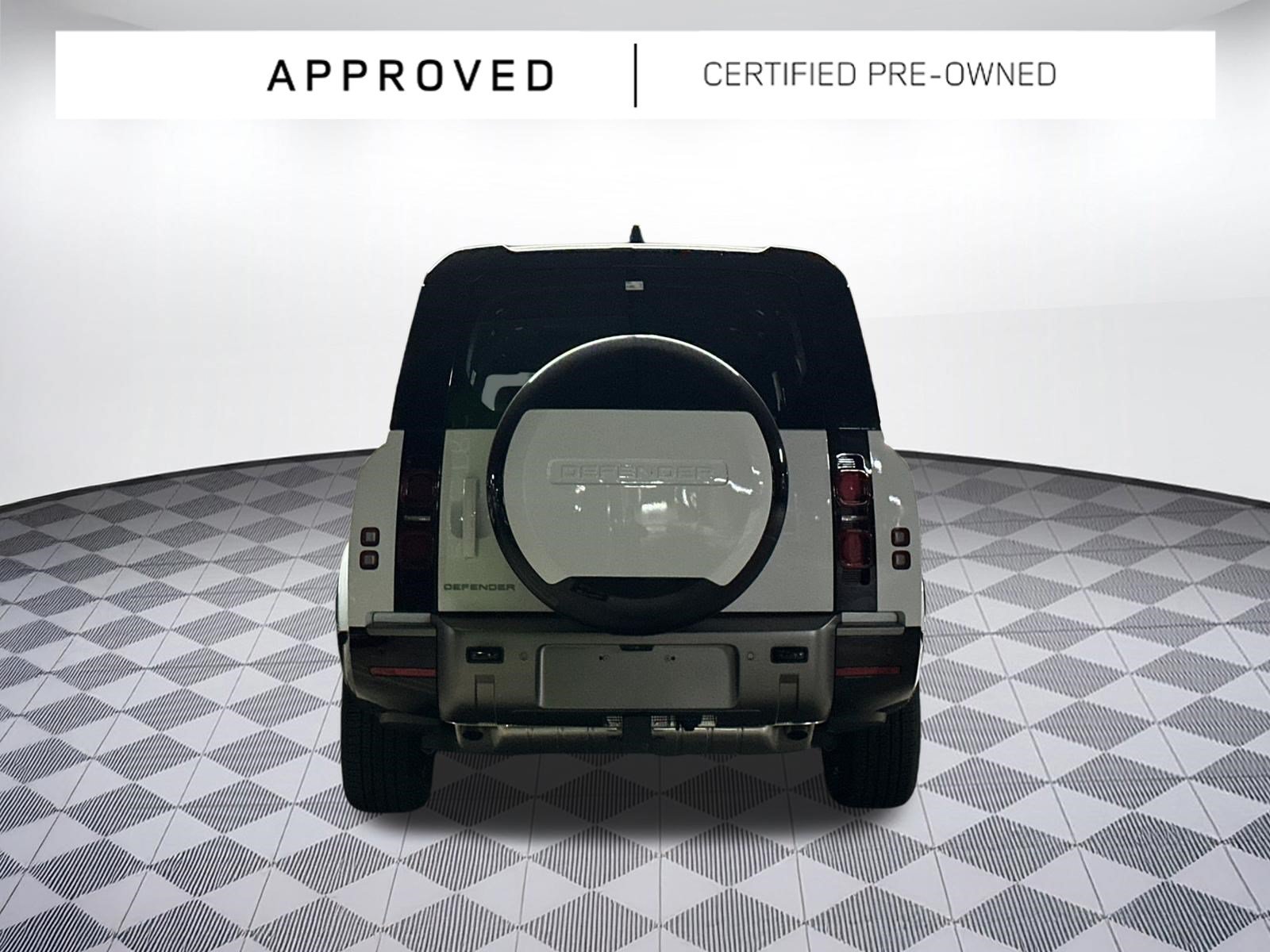 Used 2025 Land Rover Defender 130 X-Dynamic SE AWD/4WD image 9