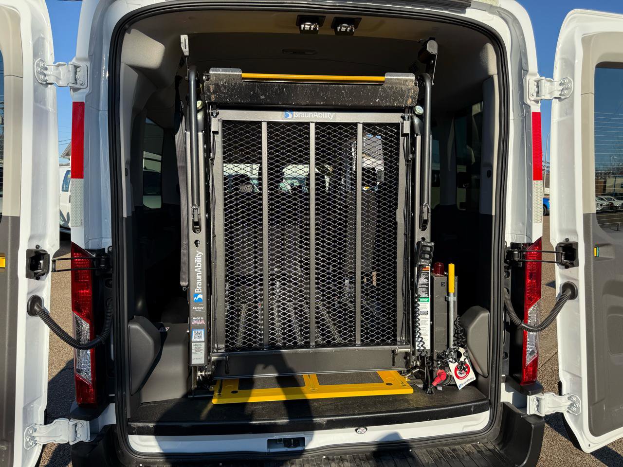 Used 2023 Ford Transit 350 XL RWD image 4