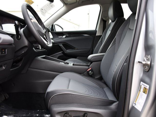New 2026 Volkswagen Tiguan SE FWD image 12
