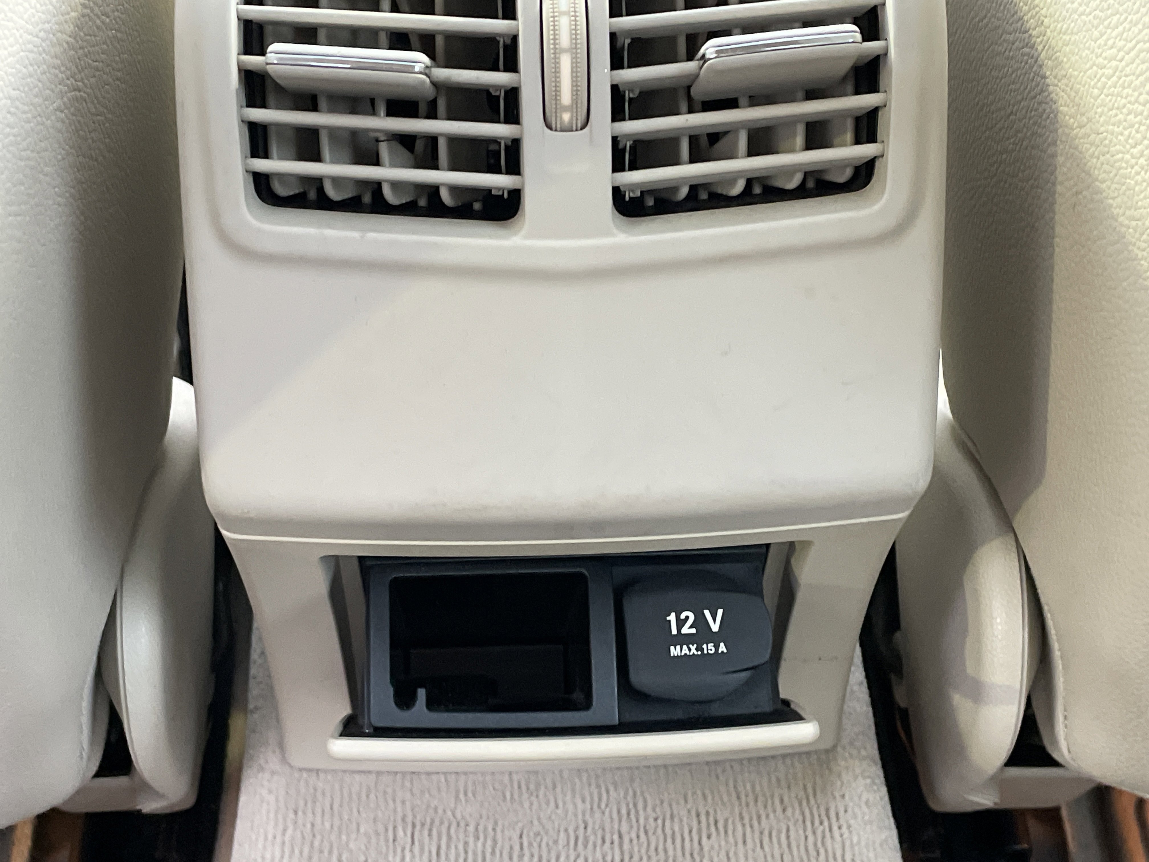 Used 2014 Mercedes-Benz E 250 BlueTEC Sedan image 41