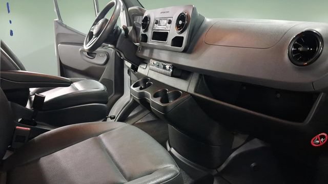 Used 2024 Mercedes-Benz Sprinter 2500 image 13