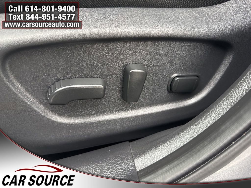Used 2018 Nissan Rogue SV w/ Premium Package image 19