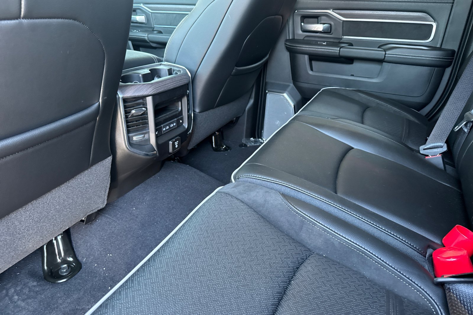 New 2026 RAM 3500 Laramie AWD/4WD image 11