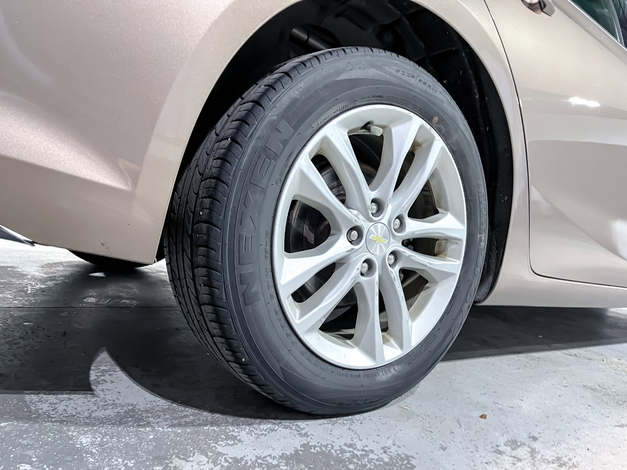 Used 2018 Chevrolet Malibu LT image 10