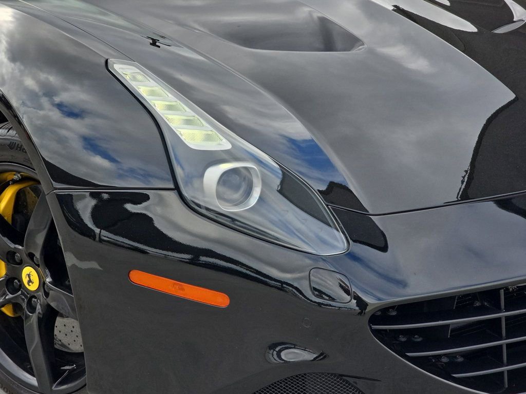 Used 2016 Ferrari California T image 28