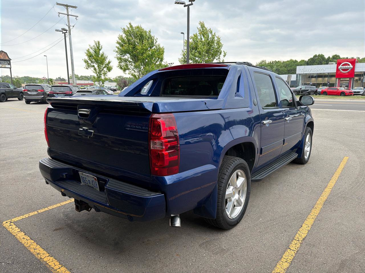 Used 2013 Chevrolet Avalanche LS w/ All-Star Edition AWD/4WD image 4