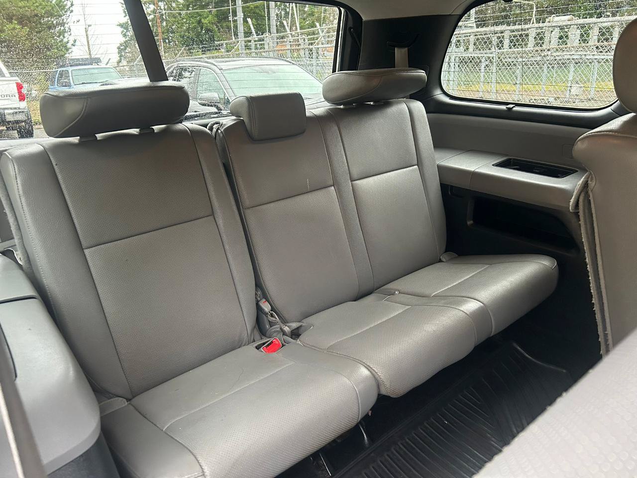 Used 2014 Toyota Sequoia Platinum AWD/4WD image 18