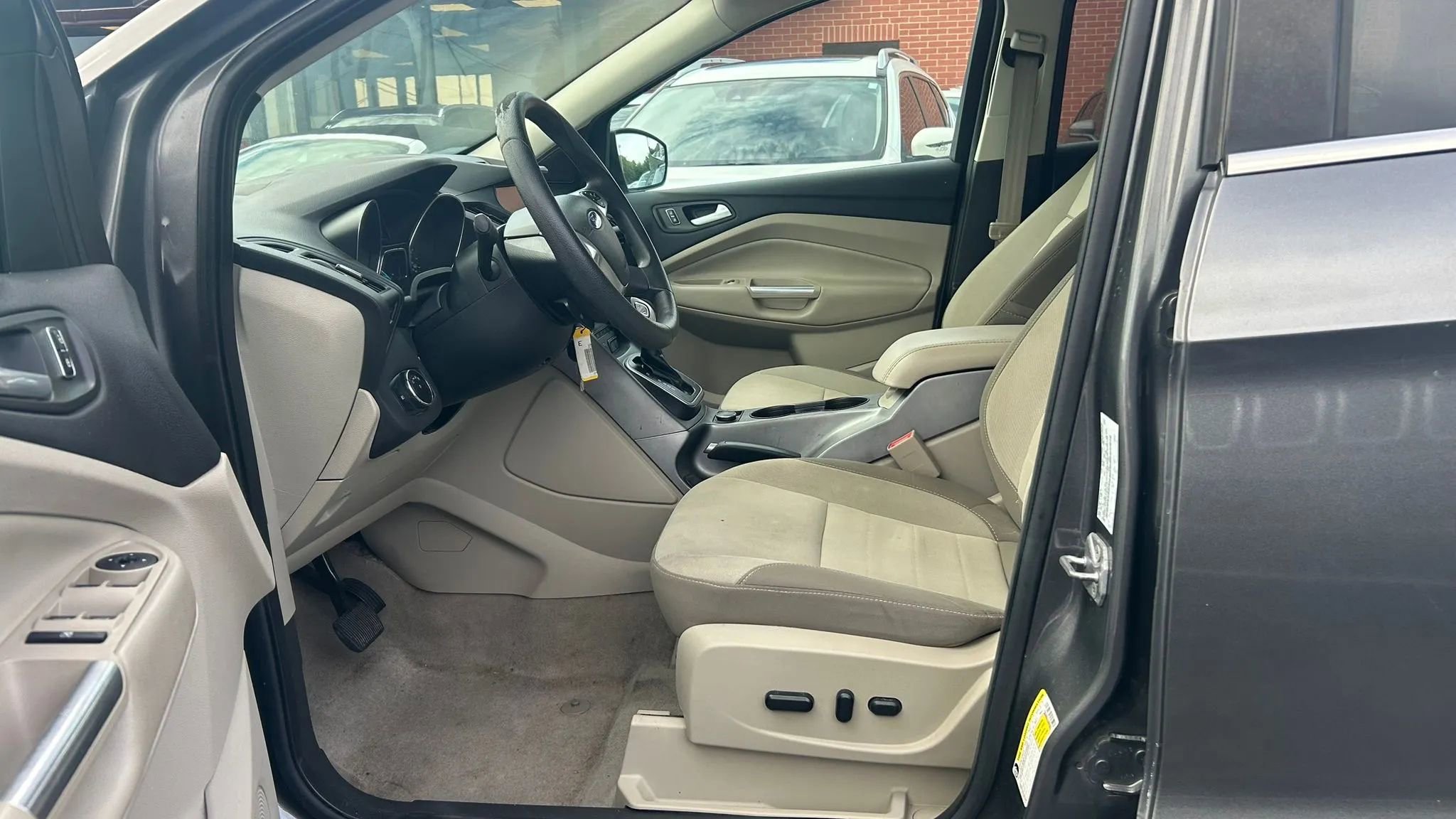 Used 2014 Ford Escape SE w/ Equipment Group 201A image 9