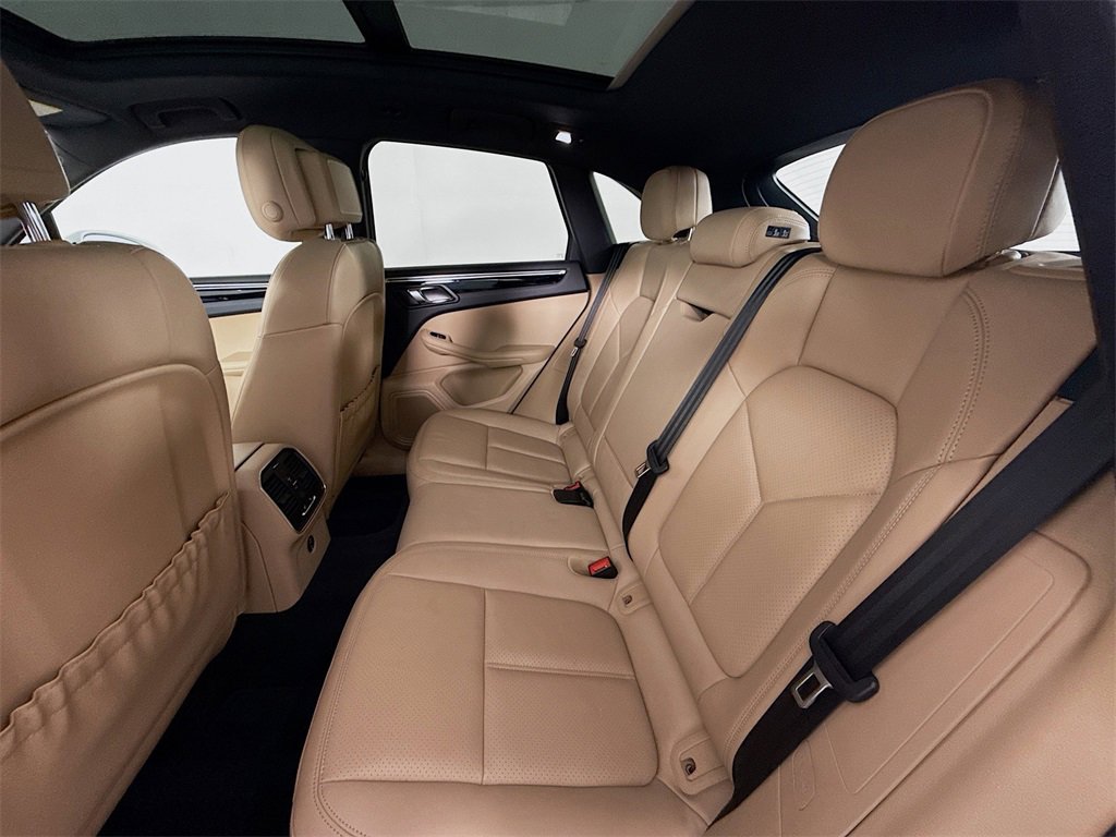 Used 2023 Porsche Macan image 25