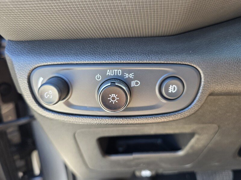 Used 2021 Chevrolet TrailBlazer RS w/ Technology Package FWD image 27