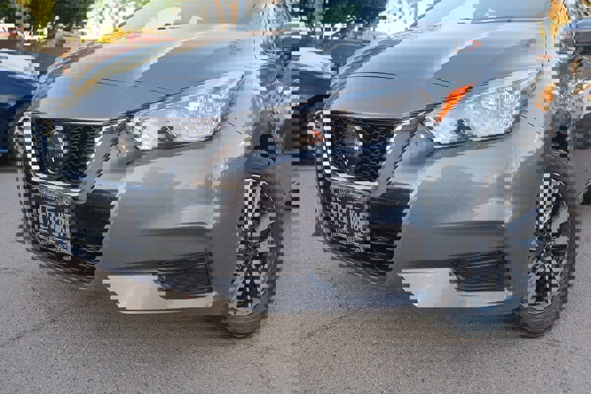 Used 2021 Nissan Versa SV image 8