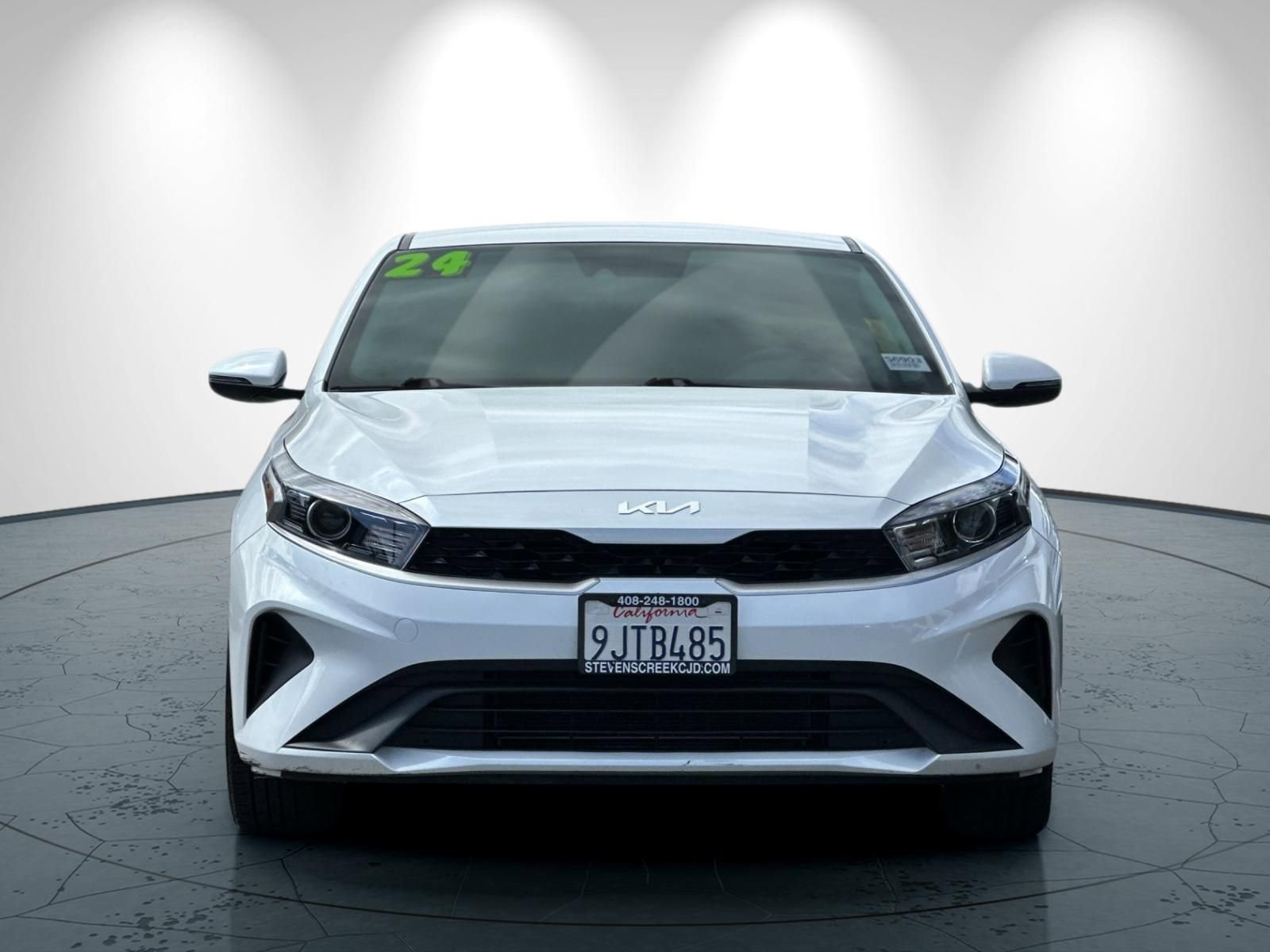 Used 2024 Kia Forte LXS w/ LXS Technology Package FWD image 9