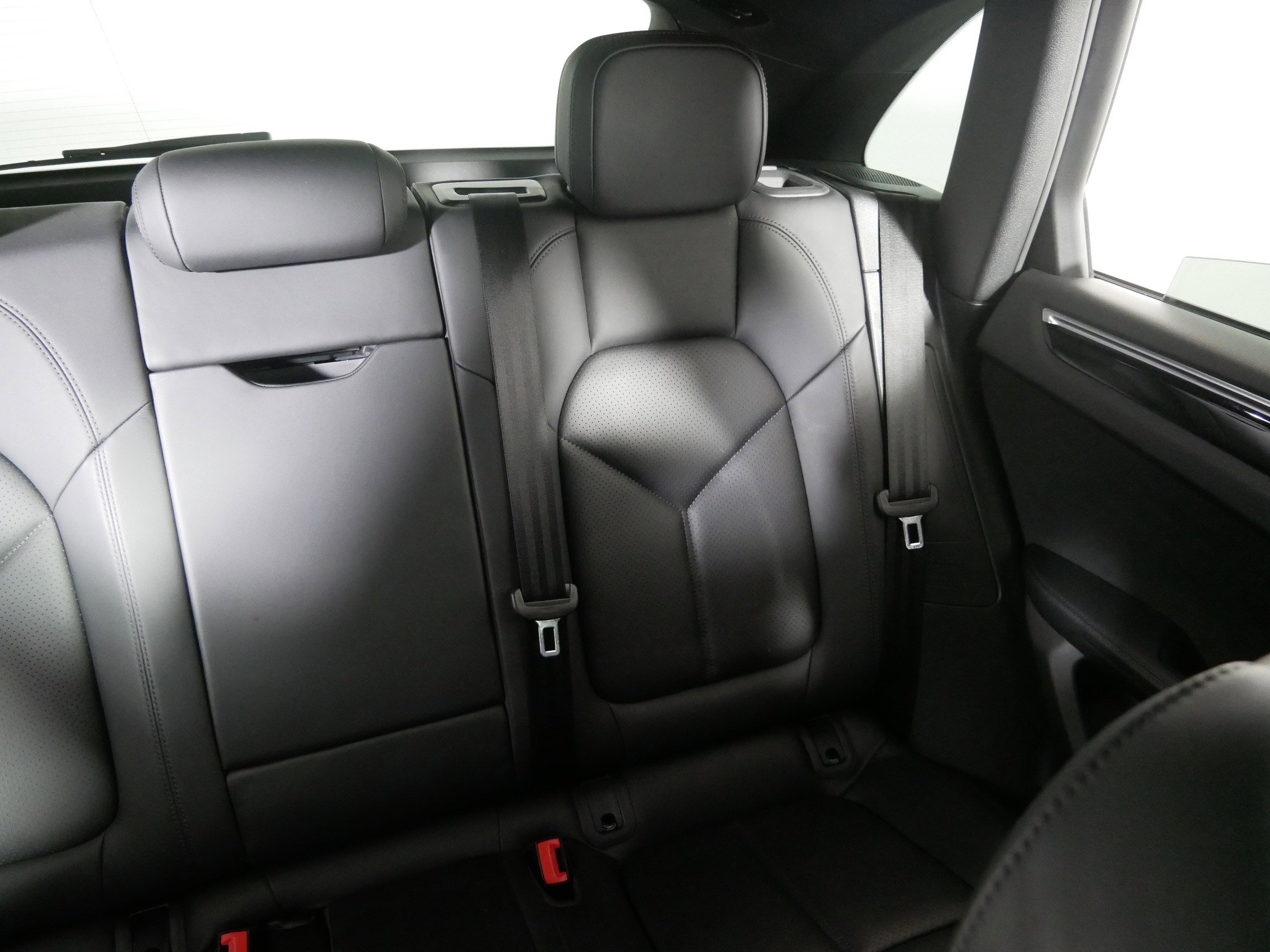 Used 2019 Porsche Macan image 14