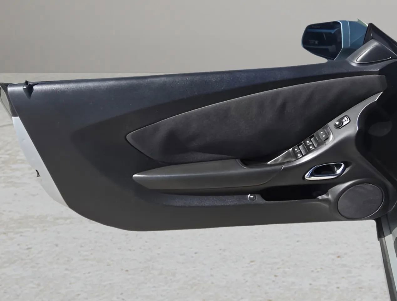 Used 2015 Chevrolet Camaro LT image 9