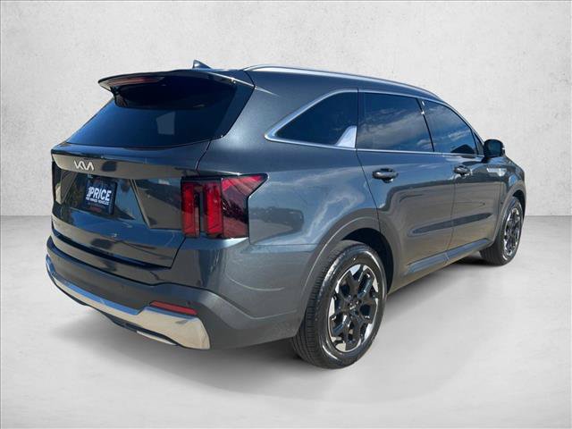 Used 2024 Kia Sorento S w/ Panoramic Sunroof Package FWD image 5