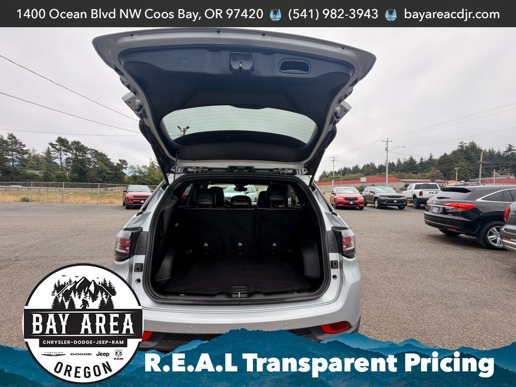 Used 2024 Jeep Compass Trailhawk w/ Trailhawk Elite Group AWD/4WD image 25