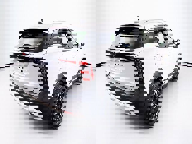 New 2026 Nissan Kicks SV w/ SV Premium Package image 5