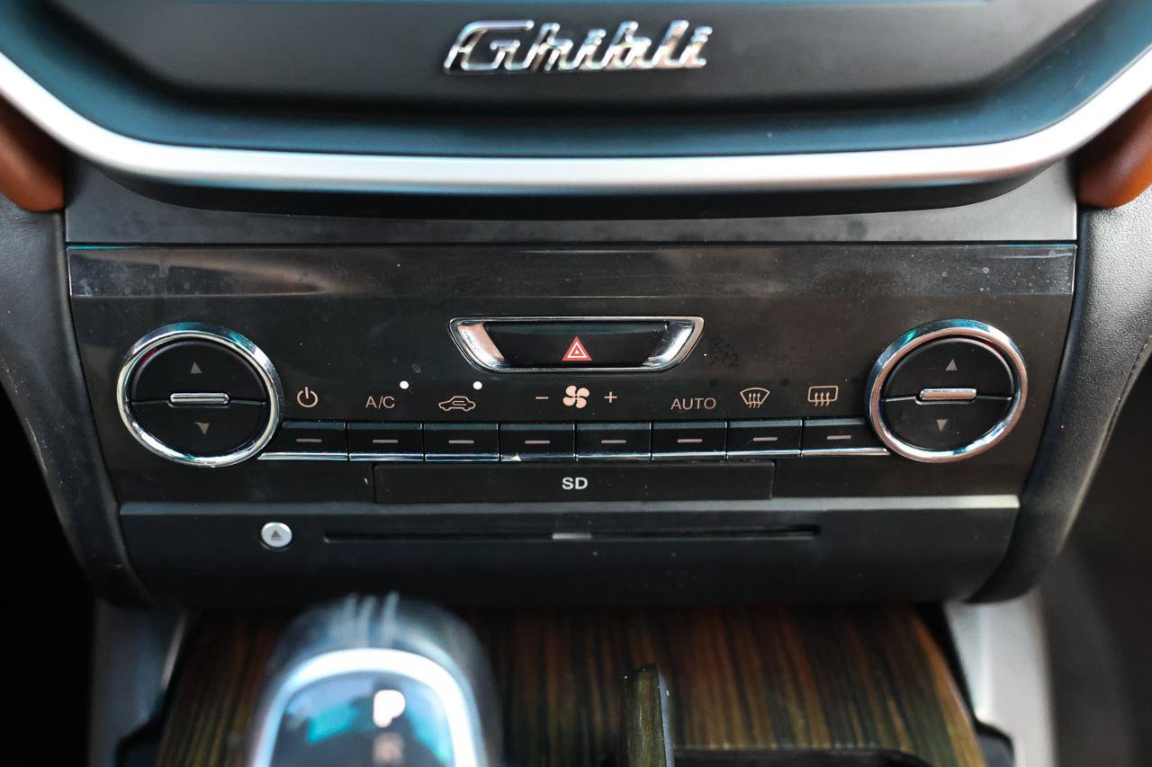 Used 2014 Maserati Ghibli S Q4 AWD/4WD image 32