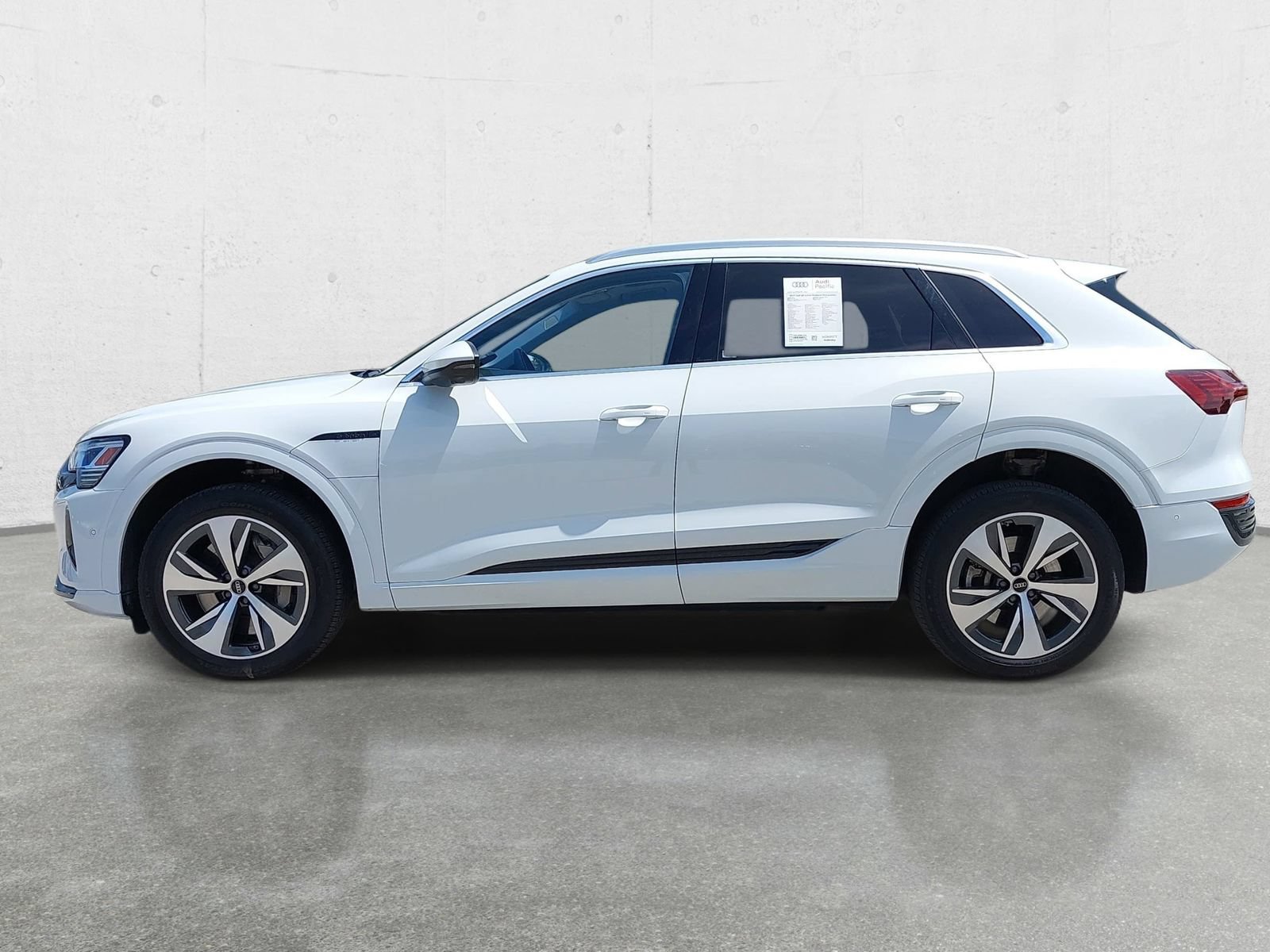 Used 2024 Audi Q8 e-tron Premium Plus w/ Premium Plus Package AWD/4WD image 8