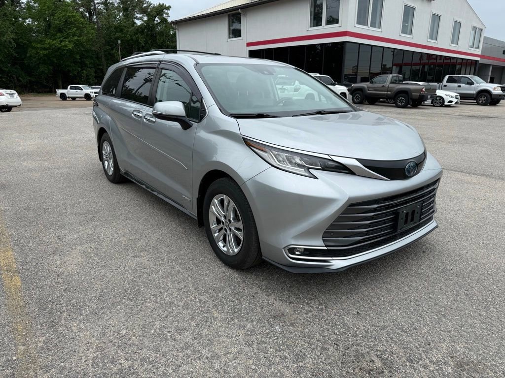 Used 2021 Toyota Sienna Limited AWD/4WD image 1