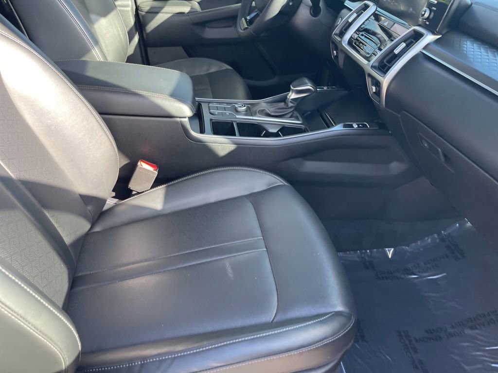 Used 2021 Kia Sorento S image 36