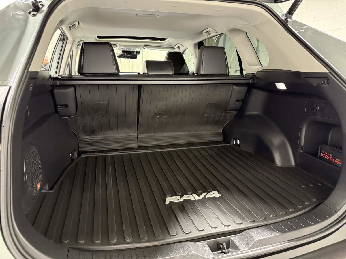 Used 2023 Toyota RAV4 XLE Premium AWD/4WD image 20