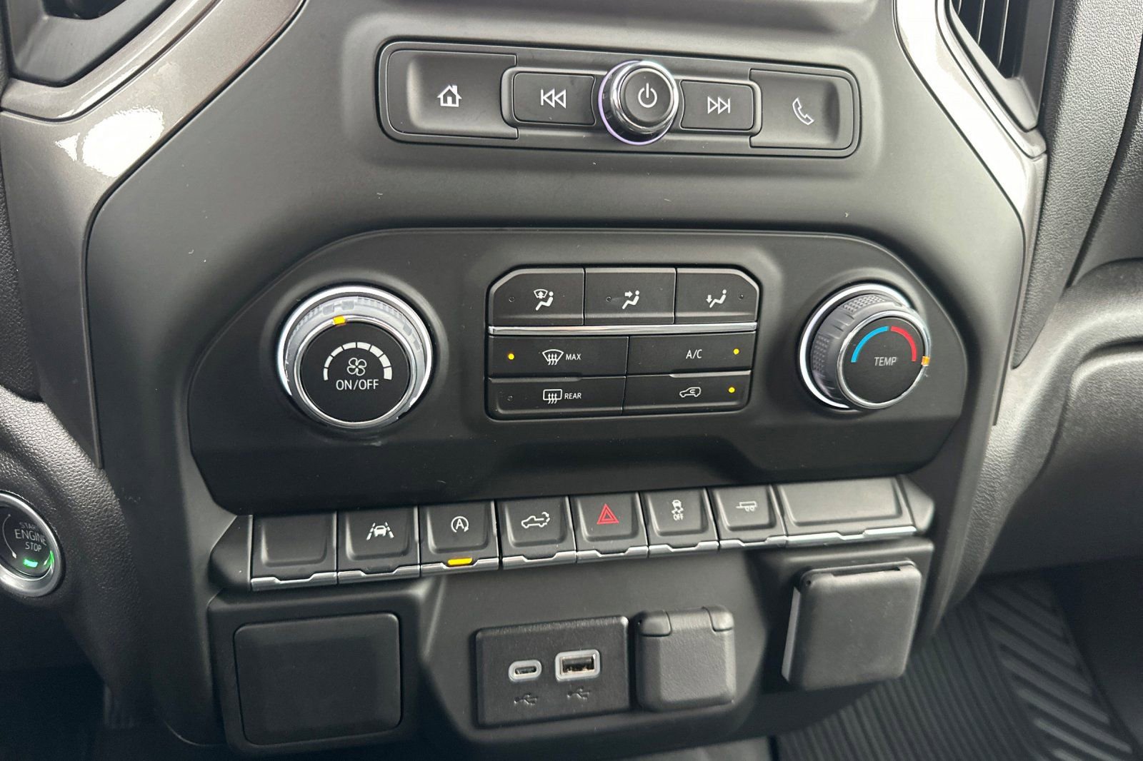 Used 2025 Chevrolet Silverado 1500 Custom image 28