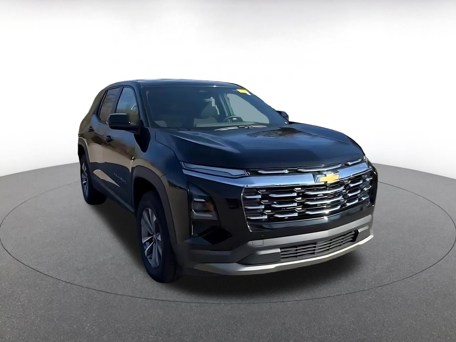 Used 2025 Chevrolet Equinox LT image 3