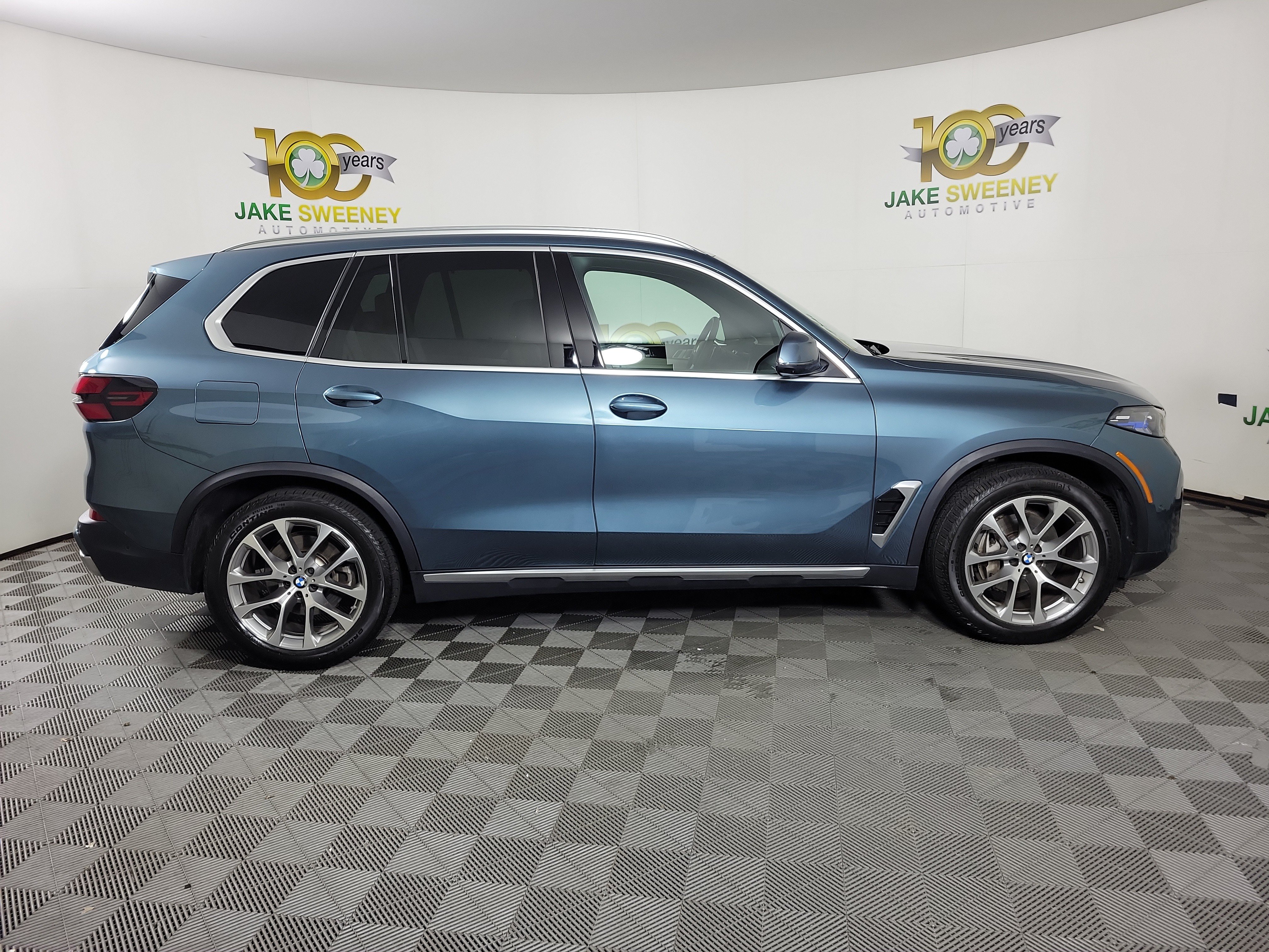 Certified 2024 BMW X5 xDrive40i w/ Premium Package AWD/4WD image 8