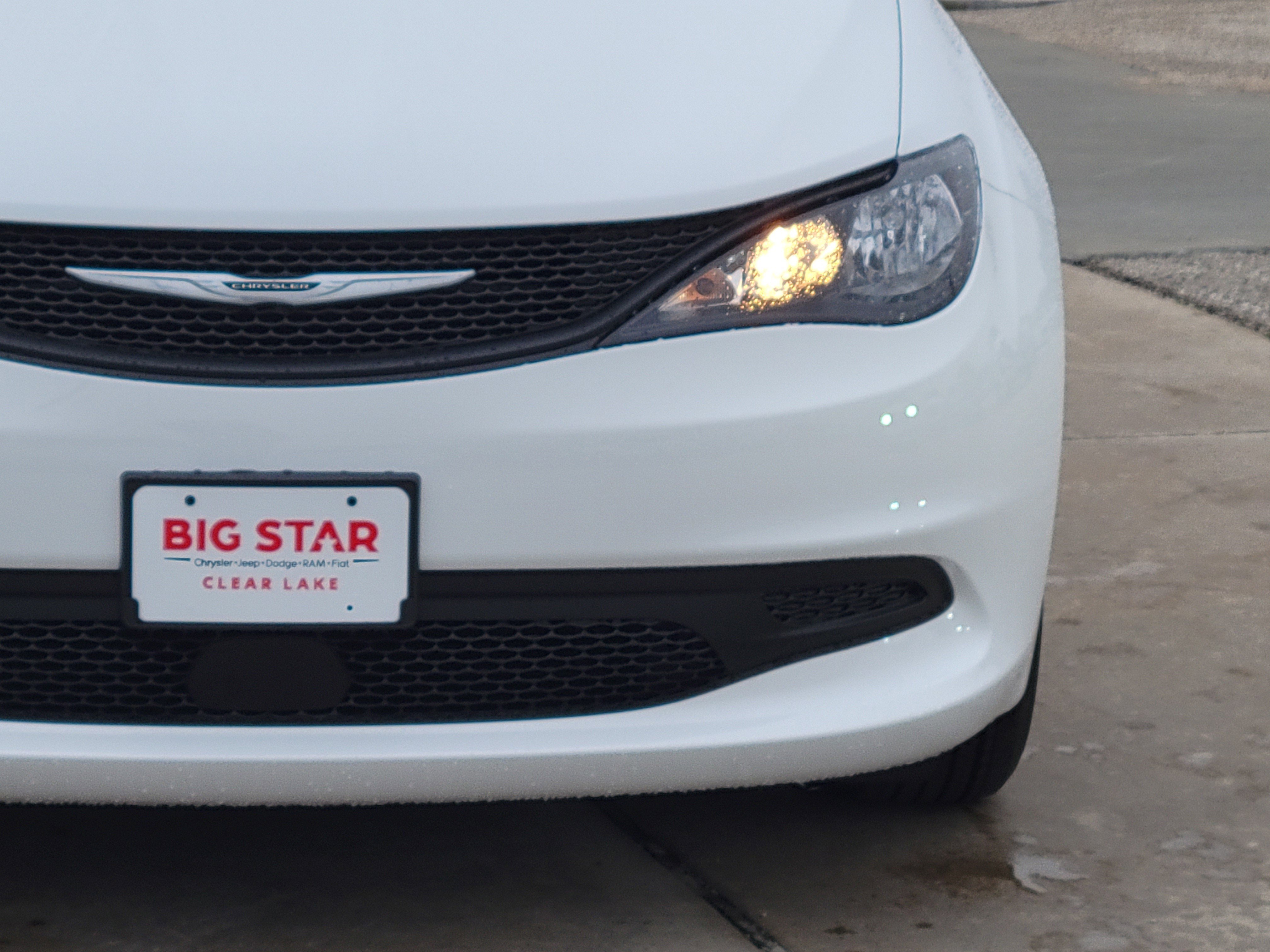 New 2026 Chrysler Voyager LX image 9