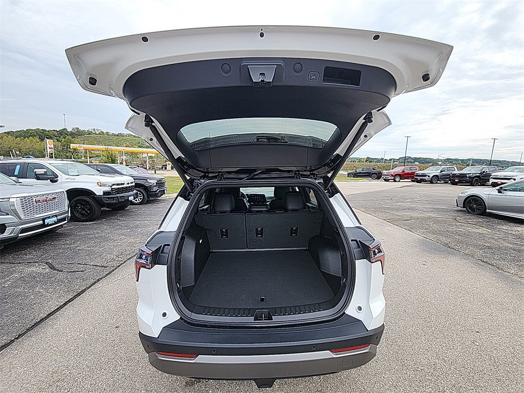 New 2026 Chevrolet Equinox LT w/ Convenience Package II image 31
