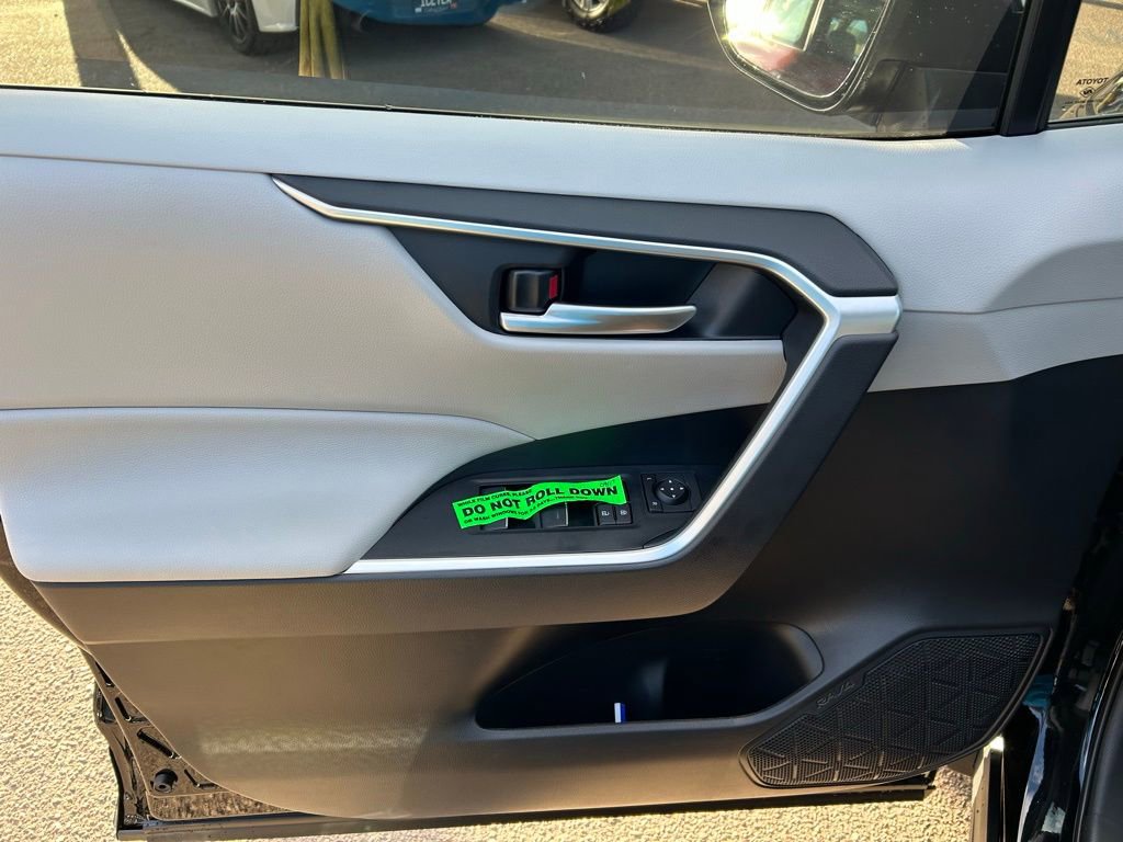 Used 2025 Toyota RAV4 XLE w/ Convenience Package image 12