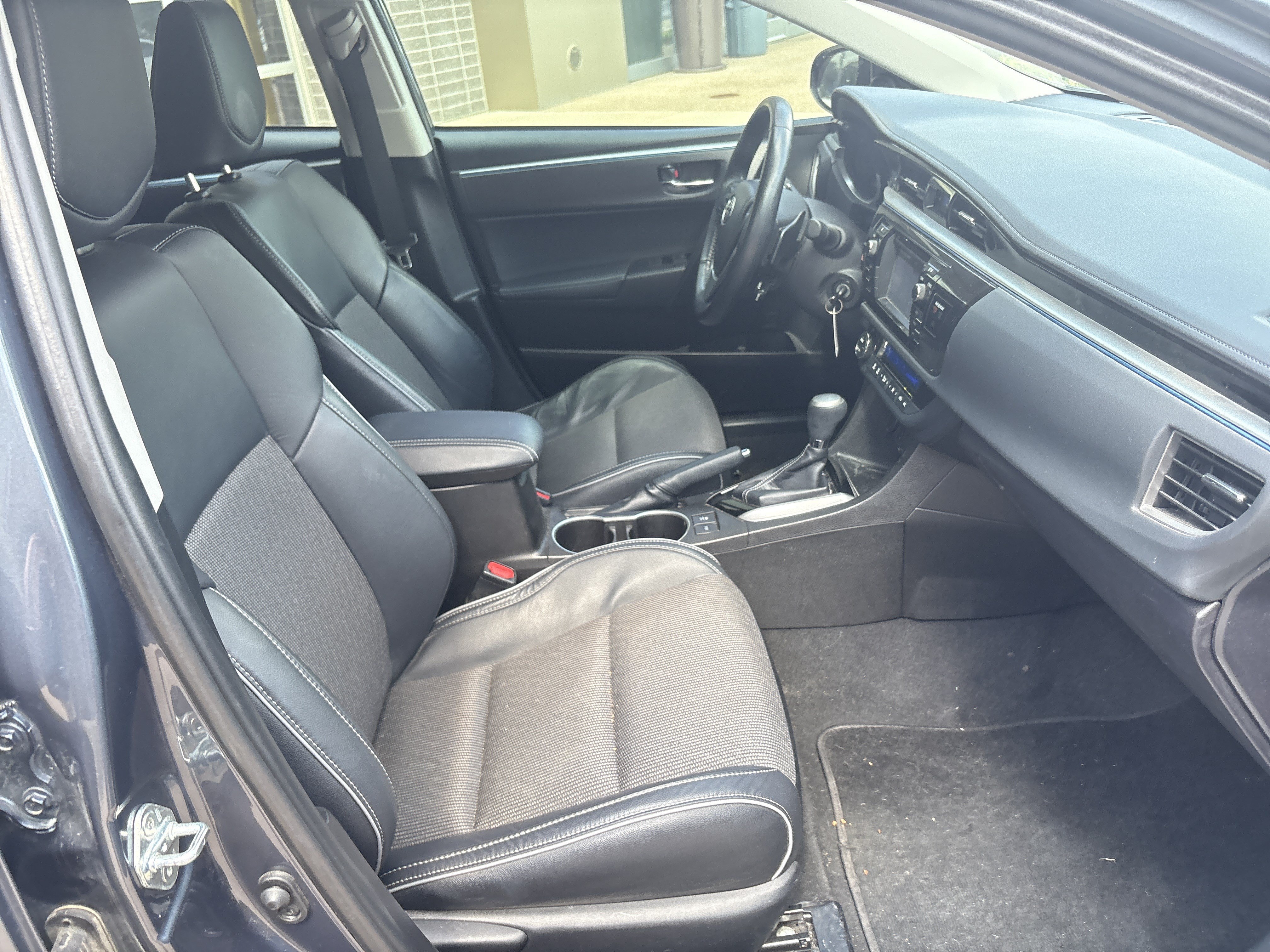 Used 2016 Toyota Corolla S w/ Body Protection Package #1 FWD image 31