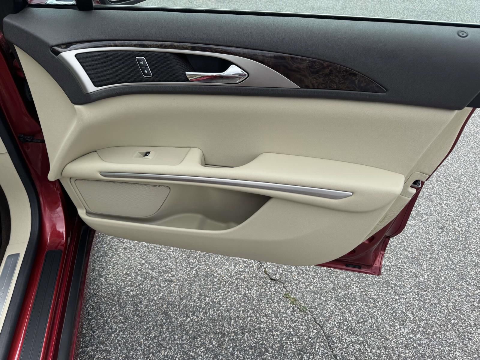 Used 2013 Lincoln MKZ Hybrid FWD image 14