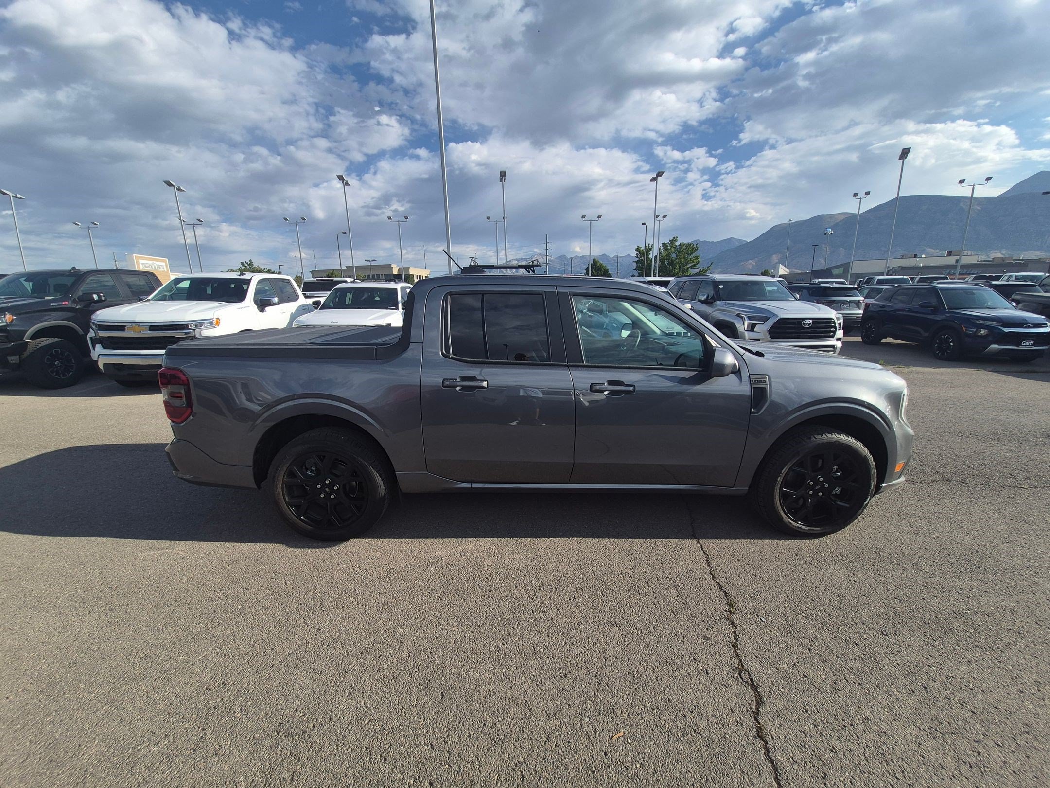 Used 2025 Ford Maverick Lobo AWD/4WD image 2
