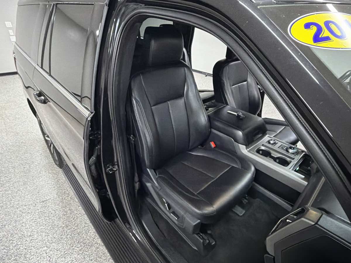 Used 2019 Ford Expedition Max XLT w/ Equipment Group 201A AWD/4WD image 28