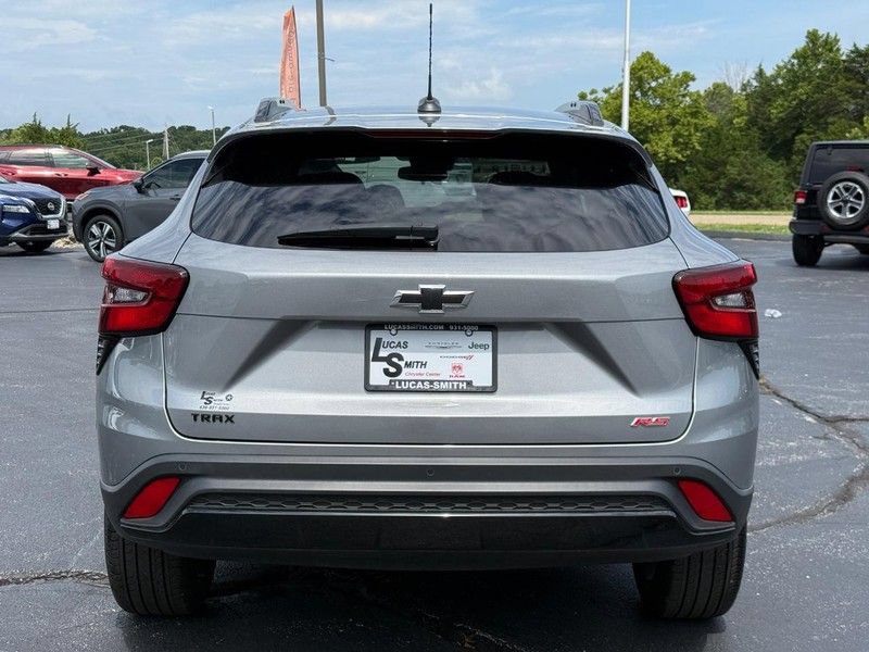 Used 2024 Chevrolet Trax RS w/ Driver Confidence Package FWD image 5