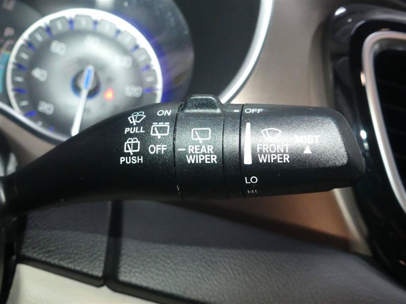 Used 2018 Chrysler Pacifica Touring-L Plus w/ Advanced Safetytec Group FWD image 33