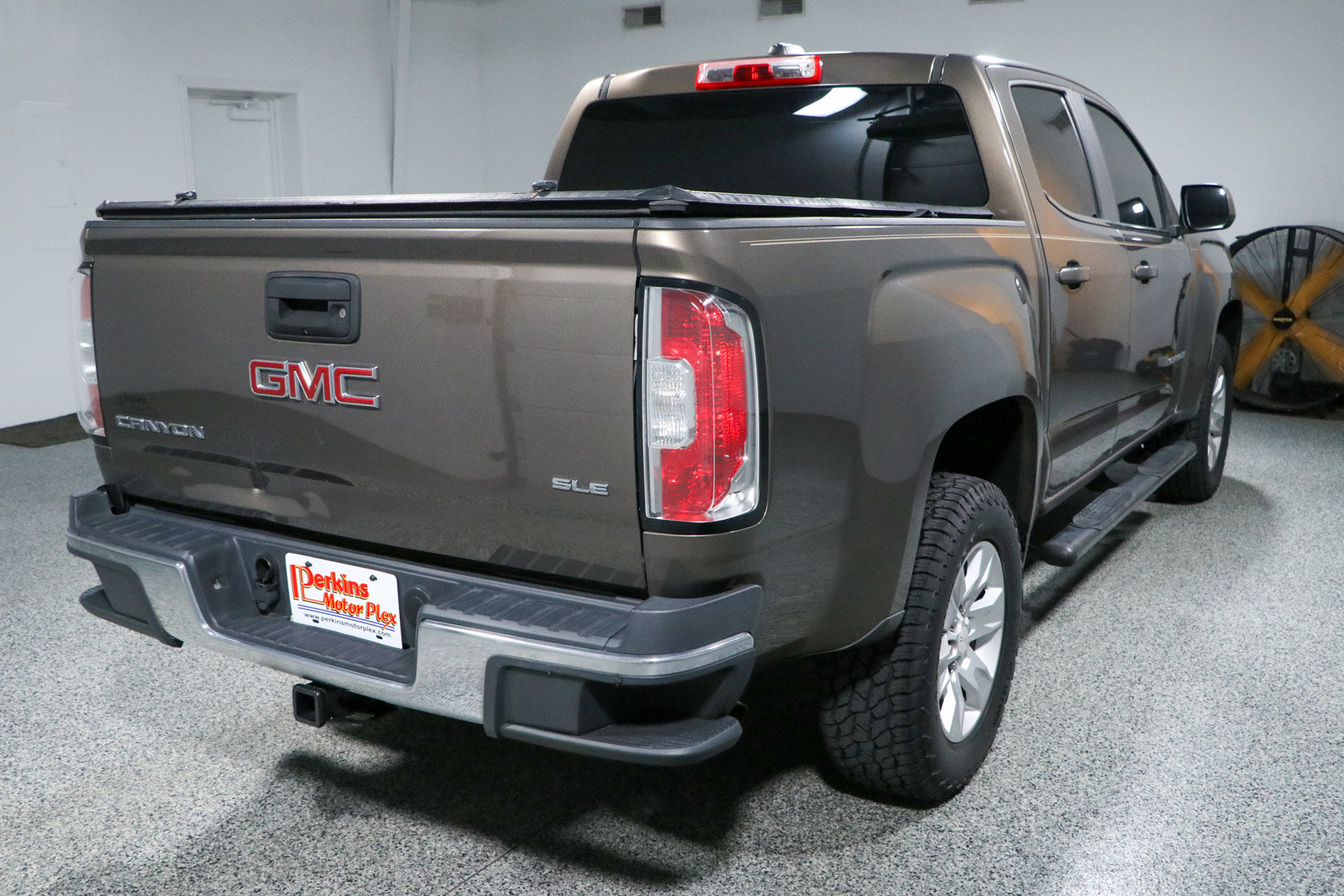 Used 2016 GMC Canyon SLE RWD image 7