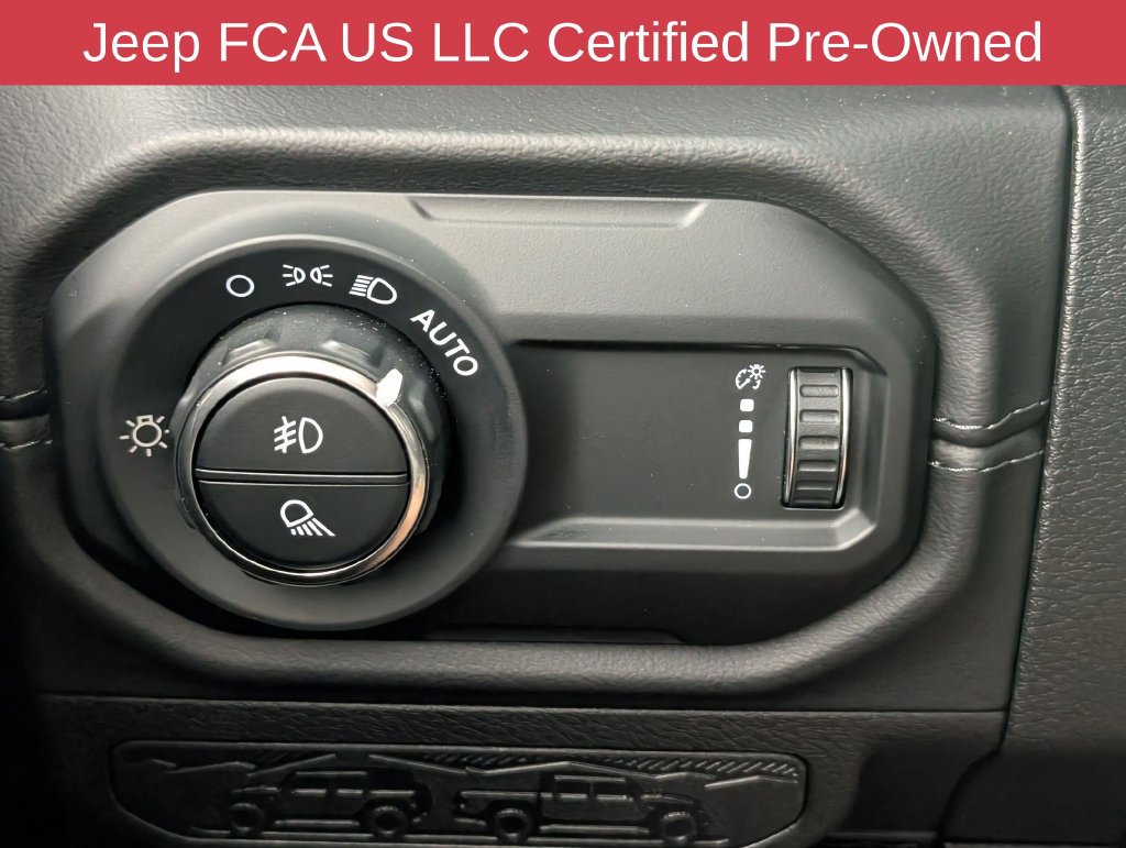 Used 2025 Jeep Gladiator Rubicon w/ Steel Bumper Group AWD/4WD image 17
