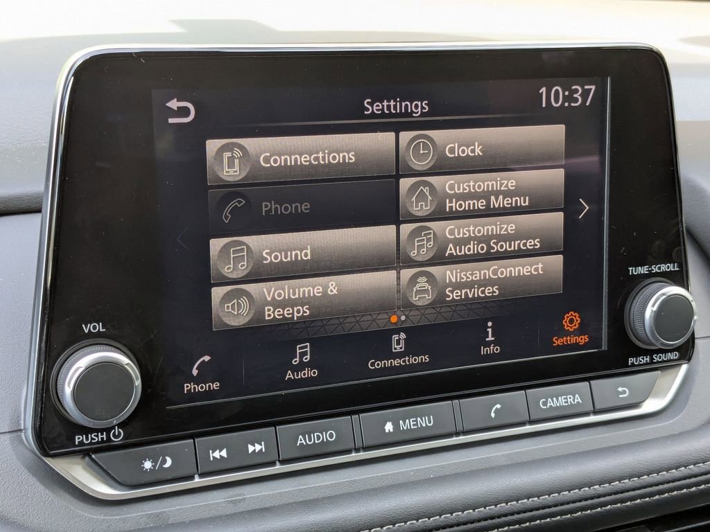 Used 2025 Nissan Rogue SV image 19