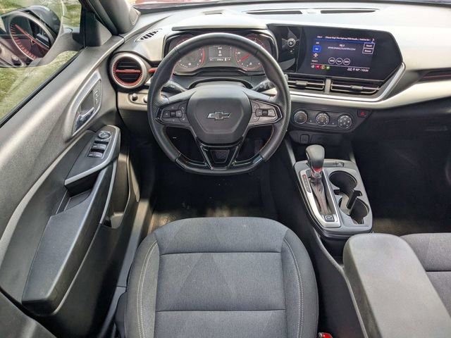 Used 2024 Chevrolet Trax RS FWD image 15