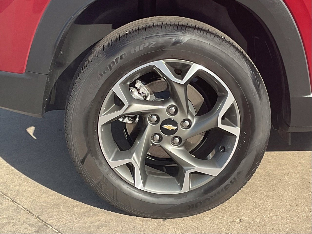 Used 2025 Chevrolet Trax LT FWD image 6