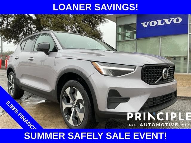 New 2026 Volvo XC40 B4 Core