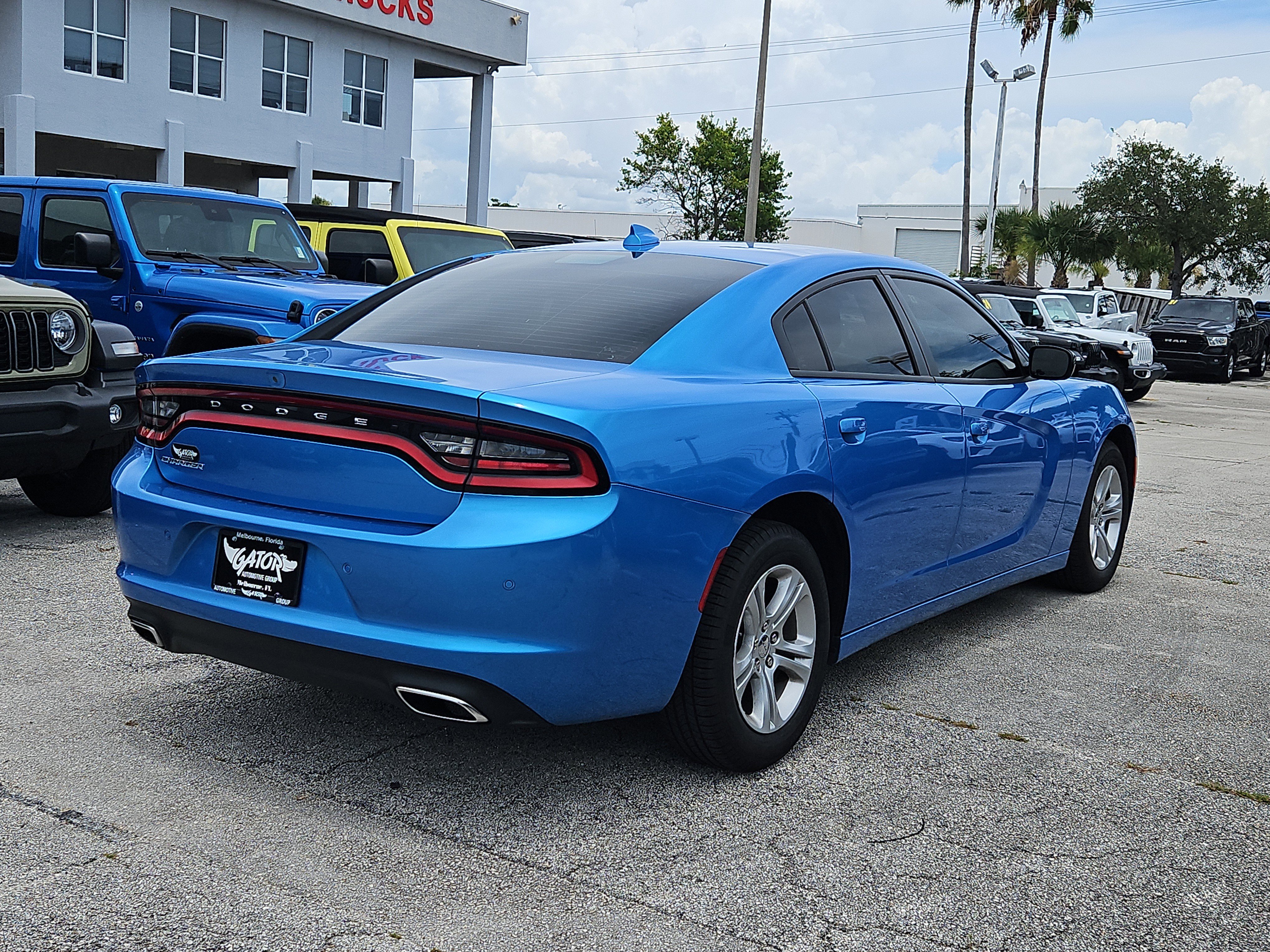 Used 2023 Dodge Charger SXT image 5